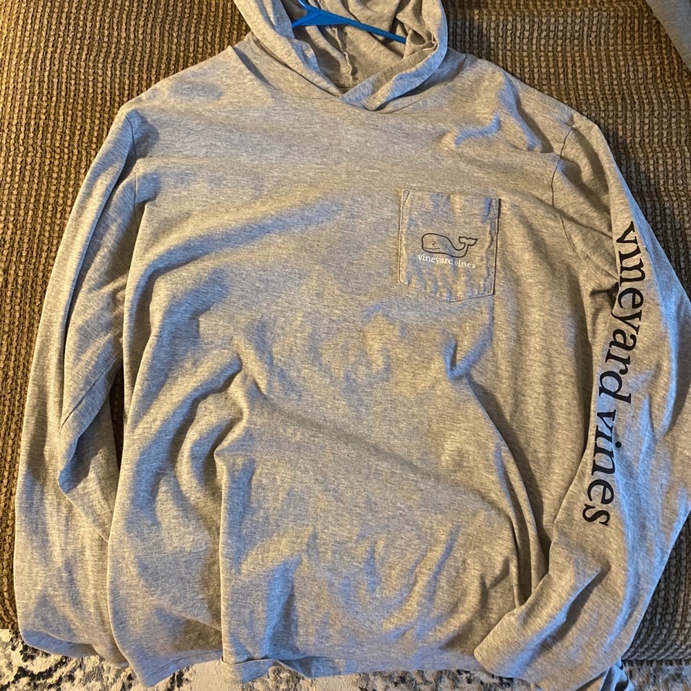 Vineyard Vines hoodie tee